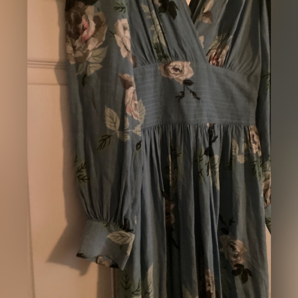 Trashy Diva Bianca Size 6 French Blue Roses Long Sleeves Crepe de Chine - Picture 4 of 5